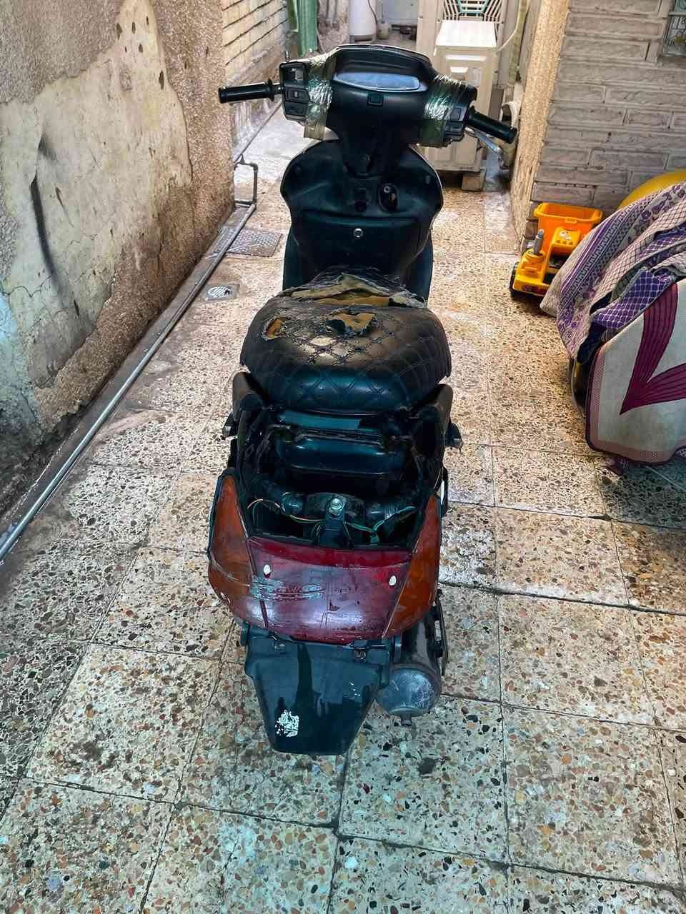 سلام عليكم دراجه سبيسي نضيفه مابيها اي مشاكل سلف هندر كهربائيات اشاير دراجه شغل ماواكفه دراجه سعر (٣٠٠) وبيها مجال بغداد الحريه    ***********

