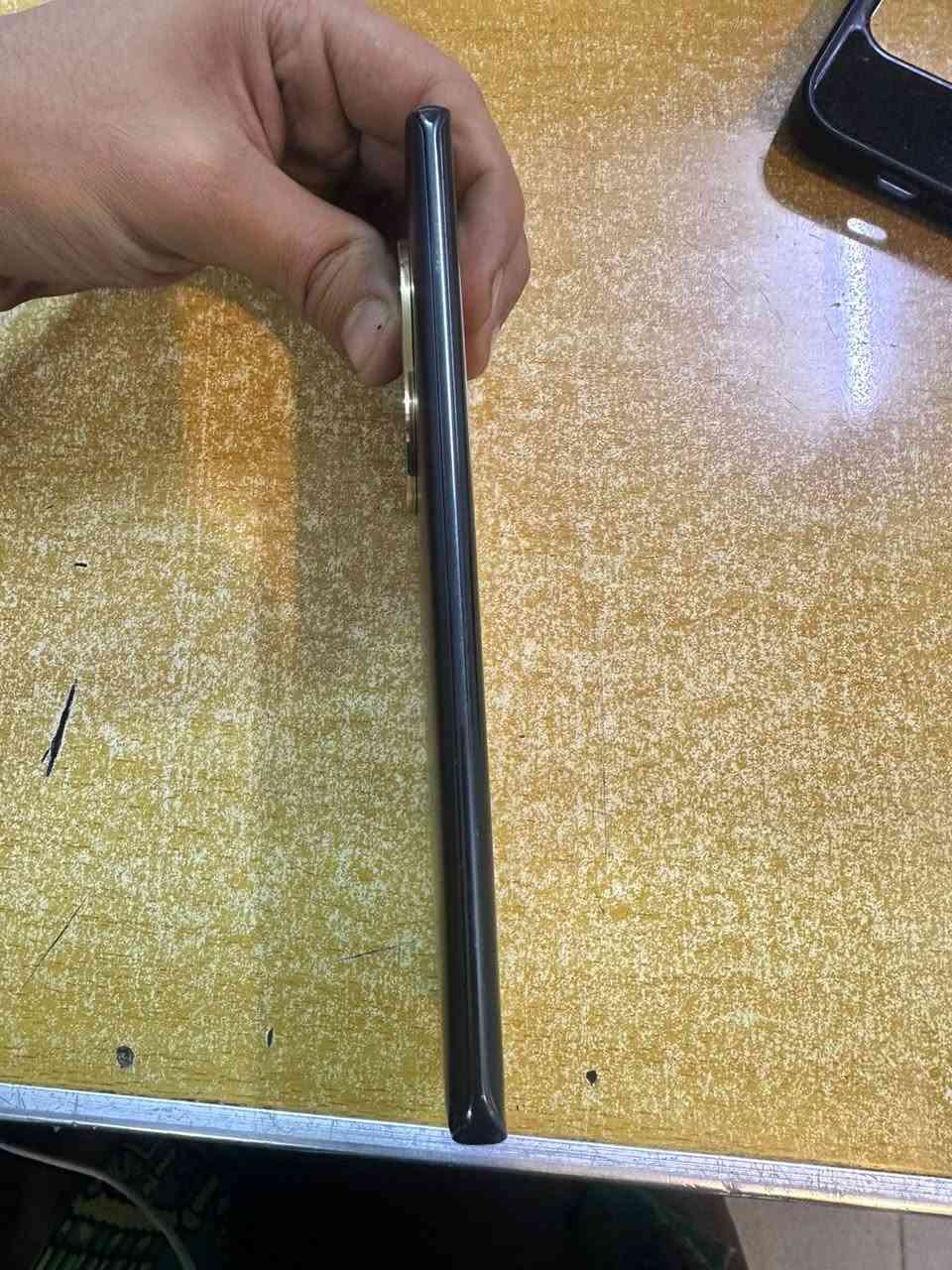هونر اكس 9بي للبيع ويه شاحنه اصليه فقط السعر 275 /هاذه رقمي ***********/موجود اتصال او خاص
