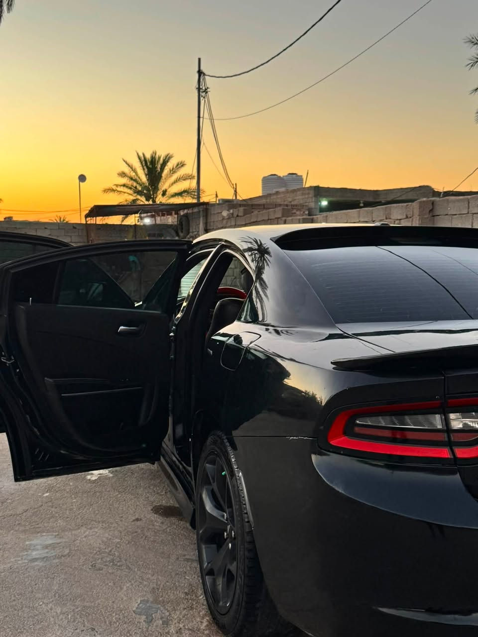 سلام عليكم مرخصت مدير الكروب  دوج جارجر مديل١٥ وارد كندي طابه للعراق كلين بدون صبغ وبلعراق صار بيهه قطعتيم مثل ماموضح بصوره فول موصفات فتحه بصمه بصمه بلبواب كشن كهربائي تشغيل عن بعد وبعد هواي موصفات مامذكوره كزوز رياضي كير مكينه اكسن كله كفاله سياره بسمي سنويه ل٢٠٣١ تريد مداور تريد وكاله انه حاظر السعر ١٥٨ مكاني كربلاء عين التمر اي استفسار هاذا رقمي ‭***********‬
