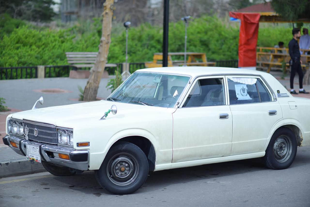 كراون للبيع 1978 جاهزه رقم بغداد انكليزي بسمي 80 وبيها مجال (***********)
