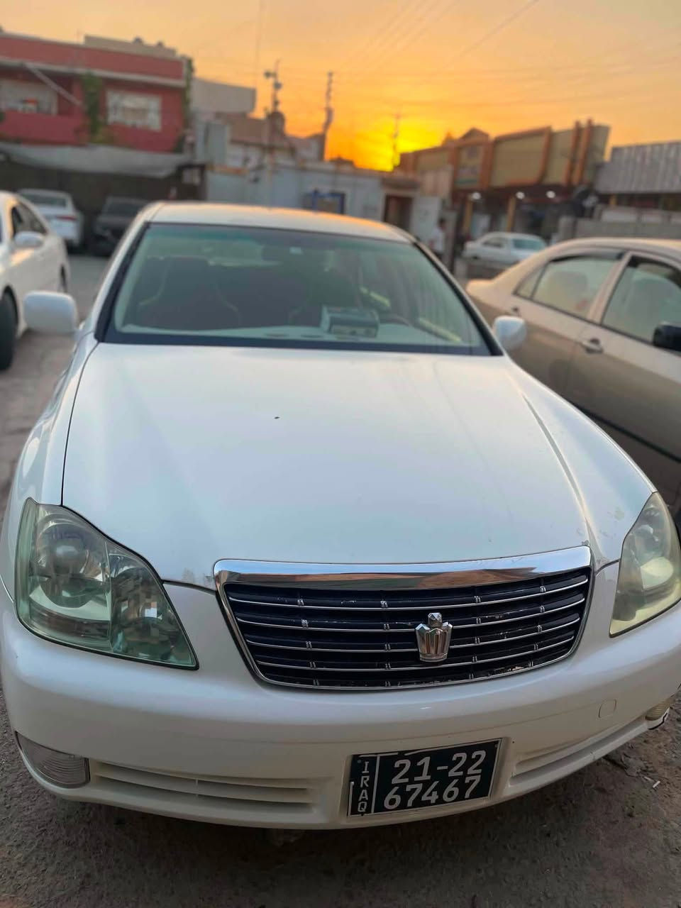 شاينه موس ناوزه رد گيرو مه كينه بچوك كؤدار هـه مو گيانى به شه رت سؤنه ره كه يم داناوه 
ته بريت سارد گه رم به شه رت 
توندو تؤل چركه ى تيانيه
كاره باي مه زبوت
فؤرميگاى تازه هيچى نه شكاوه
ده عمو ليدراوى نيه مالى دؤسته
٥٤قفلو كؤتاى
شوين ده ربه نيخان
***********
***********
