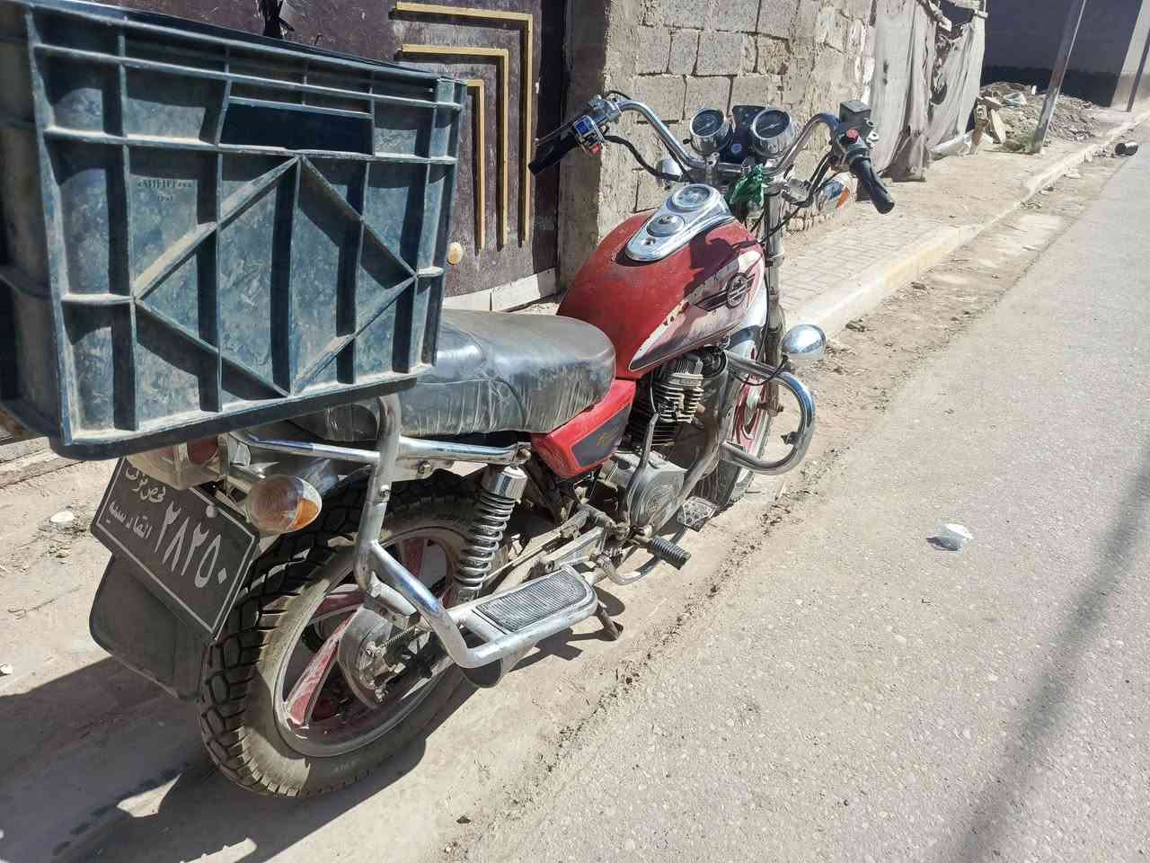 دراجة جوندة للبيع  رقم اسود وسنوية
السعر 350 وبيهة مجال 
الدراجة حلوة ونضيفة لا صوت
 ولا تبخير وكلجات جديدة العنوان 
الديوانية 
***********
