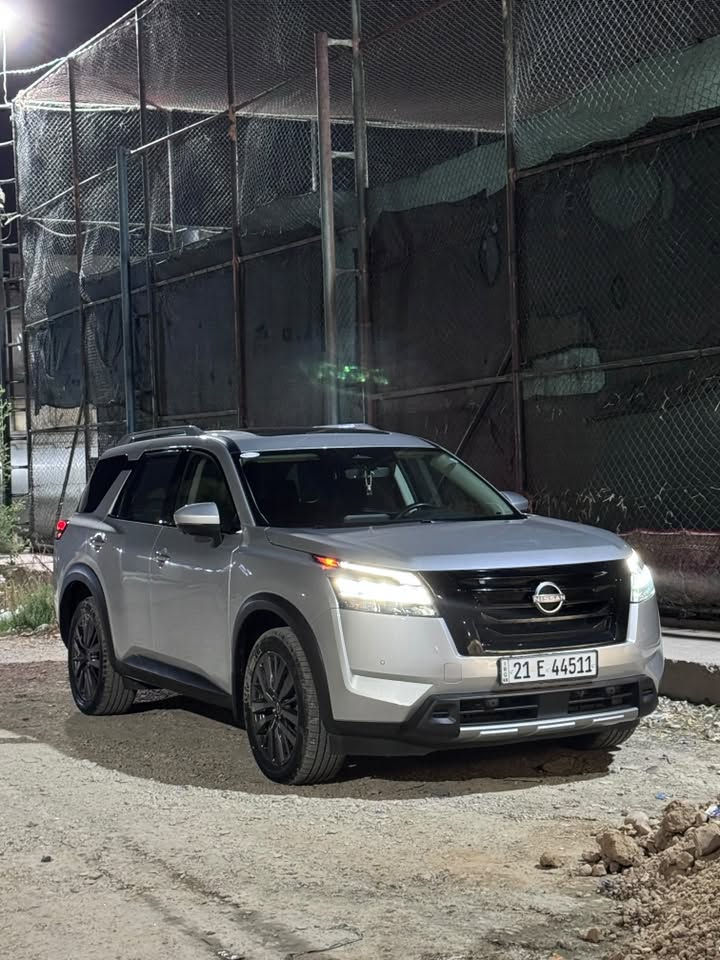 نيسان باتفاندر 23SL فول مواصفات  ماشيه 40 km ضرر فقط جنطه بدون ايرباكات السعر 280 وبيها مجال  /للأستفسار ***********
