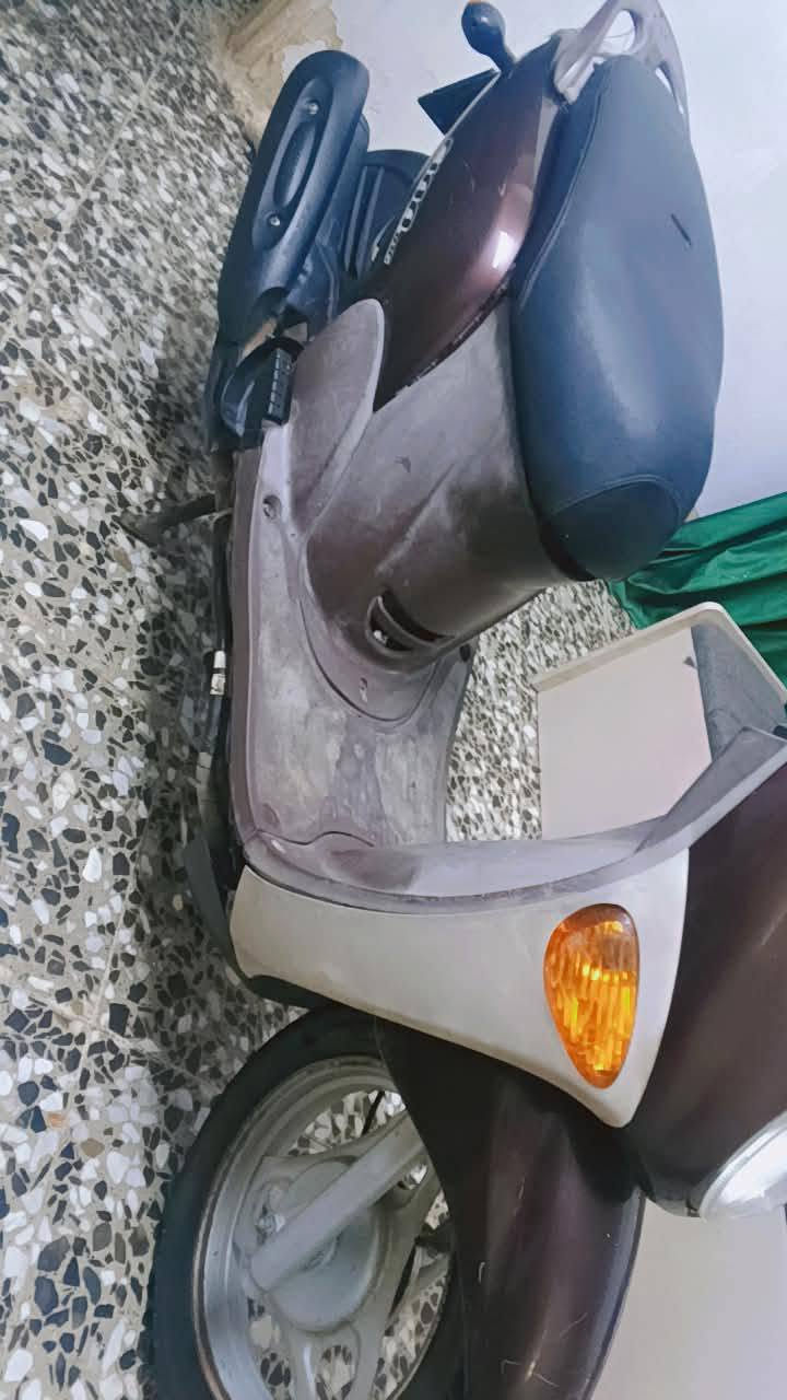 سلام عليكم دراجه فله مكفوله من تبخير وكفر تجار دراجه نضيفه  مثل ما واضح بالصور ما مفتوحه سعر 750وبيهه مجال رقمي***********
