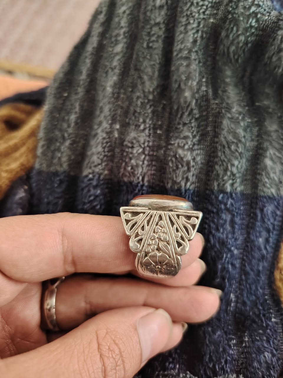 عقيق يماني محبس ثكيل كلش فضه البيع مكان بغداد لايوجد توصيل ***********
