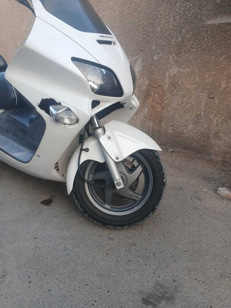 السلام عليكم فورزه وكاله جديده الدراجه السعر ٨٥٠ المكان مدينه الصدر الرقم ***********
