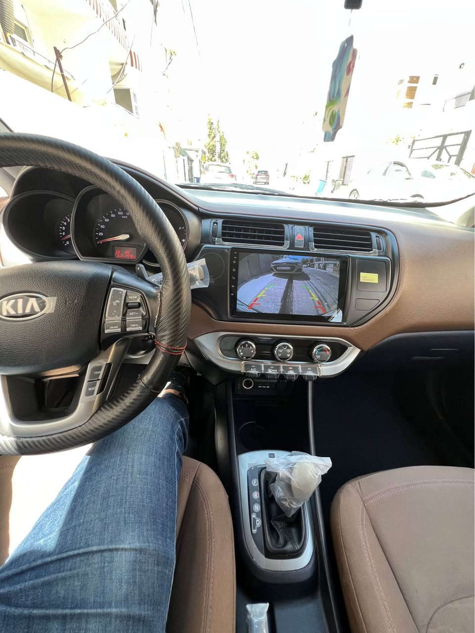Kia rio 2014 سلاو ریز کیا رییۆی خەلیجی سپی بەفری گیرتۆماتیک+شاشەو کامیرە+سوکان ڤۆلیۆمو تحدید سرحە+جام کارەبایوو ئاوینە شەفت +سئ مۆدی لیخورین حادیو تماتیکو شەفتی سوکان+ مەکینەو گیرو تەبرید بەشەرتی فەحس سەیارەکە ئی مالییە بەناوی خۆمانە زۆر خاوینو بئ مەسروفە چرکەی تیدانیە رەقەمو سەنویو هەزەی هەموو نوییە وەکو سبوغ سئ پارچەو بستیکی هەیە بئ ژۆریو بئ ارباك پیشو پشتی کەپسە بەناوکردنو غرامەش بەشەرت سحری ٧٨ کەمیک مەجال لە هەولیرم  م*********** أربيل, العراق
