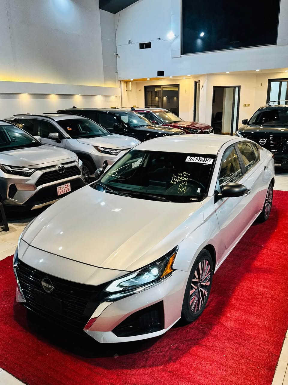نيسان التيما 2024 - فئة SV - لون سلفر
§ السعر: [ علق بالرقم 24] سيتم الرد بشكل مباشر على الخاص
•كاتي تترقم شمالي (اربيل-سليمانية-دهوك)
المواصفات الكاملة:
المحرك: 2.5 لتر - 4 سلندر - 188 حصان الكير: CVT اوتوماتيك - اقتصادية جداً
اللون: فضي بريليانت سلفر - مرغوب
الويل: 17 انج المنيوم SV بلادي اللايت: LED نهاري + زينون عالي واطي
المري: كهرباء (بدون اشارة وبدون طي حسب مواصفات SV
الامريكي)
المواصفات الداخلية:
بصمة تشغيل + تشغيل عن بعد + دخول ذكي
Apple CarPlay & Android Auto + انج 8 شاشة
كاميرا خلفية + حساسات خلفية
تبريد قطعتين - تحكم منفصل
مقاعد مخمل + كرسي السائق كهرباء مثبت سرعة + تحكم ستيرن كامل
الأمان - فئة SV:
رادار امامي + مانع تصادم
نظام النقطة العمياء
تنبيه الخروج عن المسار
تنبيه حركة خلفية
8 ايرباك
التفاصيل:
وارد امريكي - نظافة عالية جداً
المكان: كركوك - جاهزة للترقيم والفحص
للاستفسار
*********** كركوك, العراق

نص مكتوب في الصور:
- 78637915