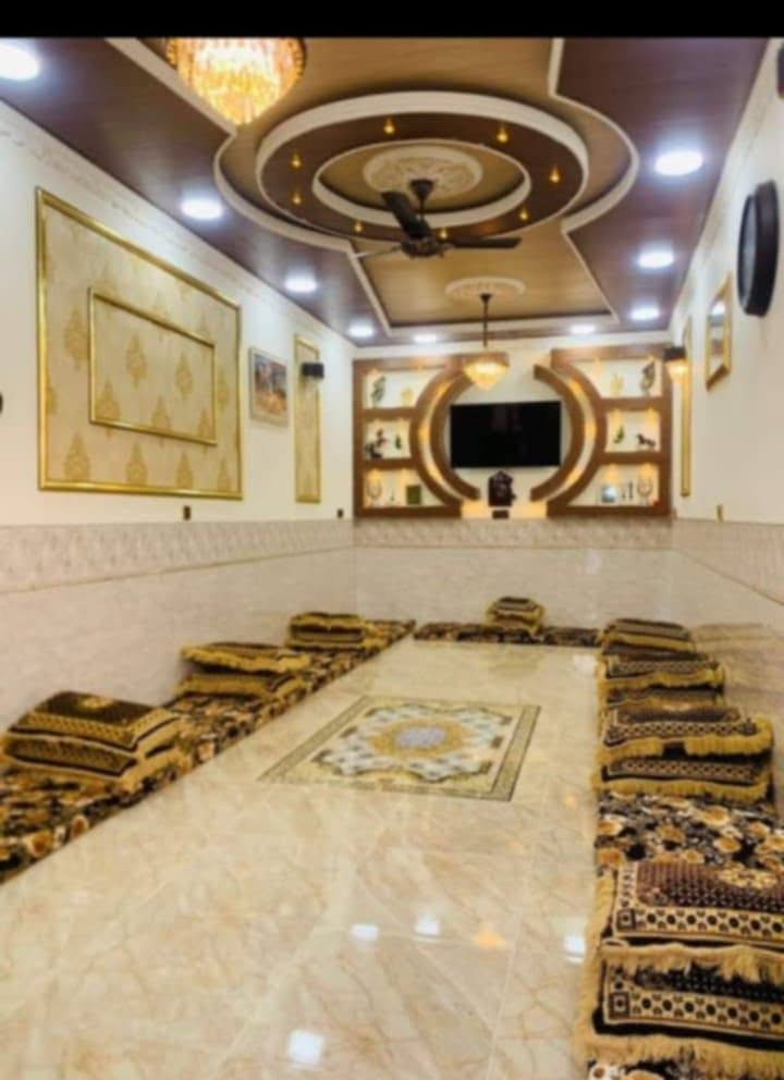 السلام عليكم بيت للبيع حي القادسية تأهيل طبي المساحه 150 متر الوجه 5 النزال 30 البيت طابقين 3غرف 3صحيات مقابل أسواق الجامعه لتواصل *********** البيت بأسمي التحويل مباشر شارع ألبيت 15 متر ***********
