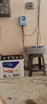 عاكسة ٢٤ • بطاريتين ٢٠٠أمبير • MPPT ٦٠/١٠٠