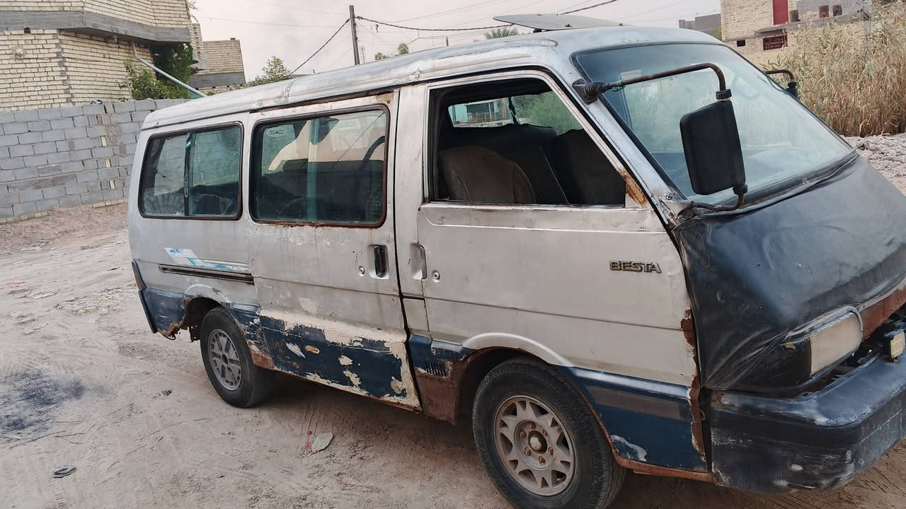 السلام عليكم كيا بستا للبيع موديل 93 رقم كربلاء سنوية لل 2029 مامستلم لوحات لان كالو حول على الرقم الجديد رقم شاصي شعار اومذكور بل سنوية مكينة بيها خيط بخار بور وصدر شغال السعر 18 بيها مجال العنوان بابل المسيب رقم الهاتف *********** والاثير *********** مامتواجد عل فيس
