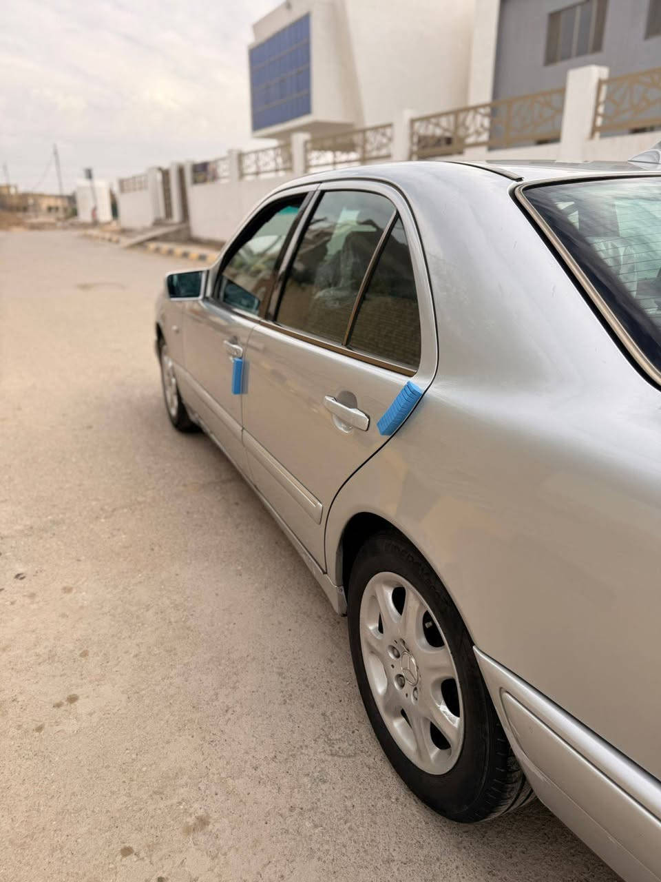 للبيع مارسيدس ام عيون موديل 97 مواصفات فول واحد على واحد رقم بغداد بسمنه محرك 6 سلندر خراطيم مرغوب مكفوله من الضربه صبغ عام جماليه مكانهه بغداد صليخ ترهم مراوس ترهم قصد السعر 95 ورقه  ***********.  ***********
