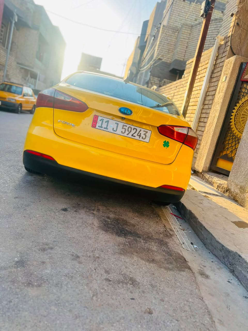 فورتي للبيع مديل 16 ورد امريكي السيارة مصفرة هية وغرامات حدثها فقط بنيد سعرها 100 وبيها مجال مكينة 1800 دوش مكاني الشعلة الخطيب الزراعي رقم الهاتف***********
