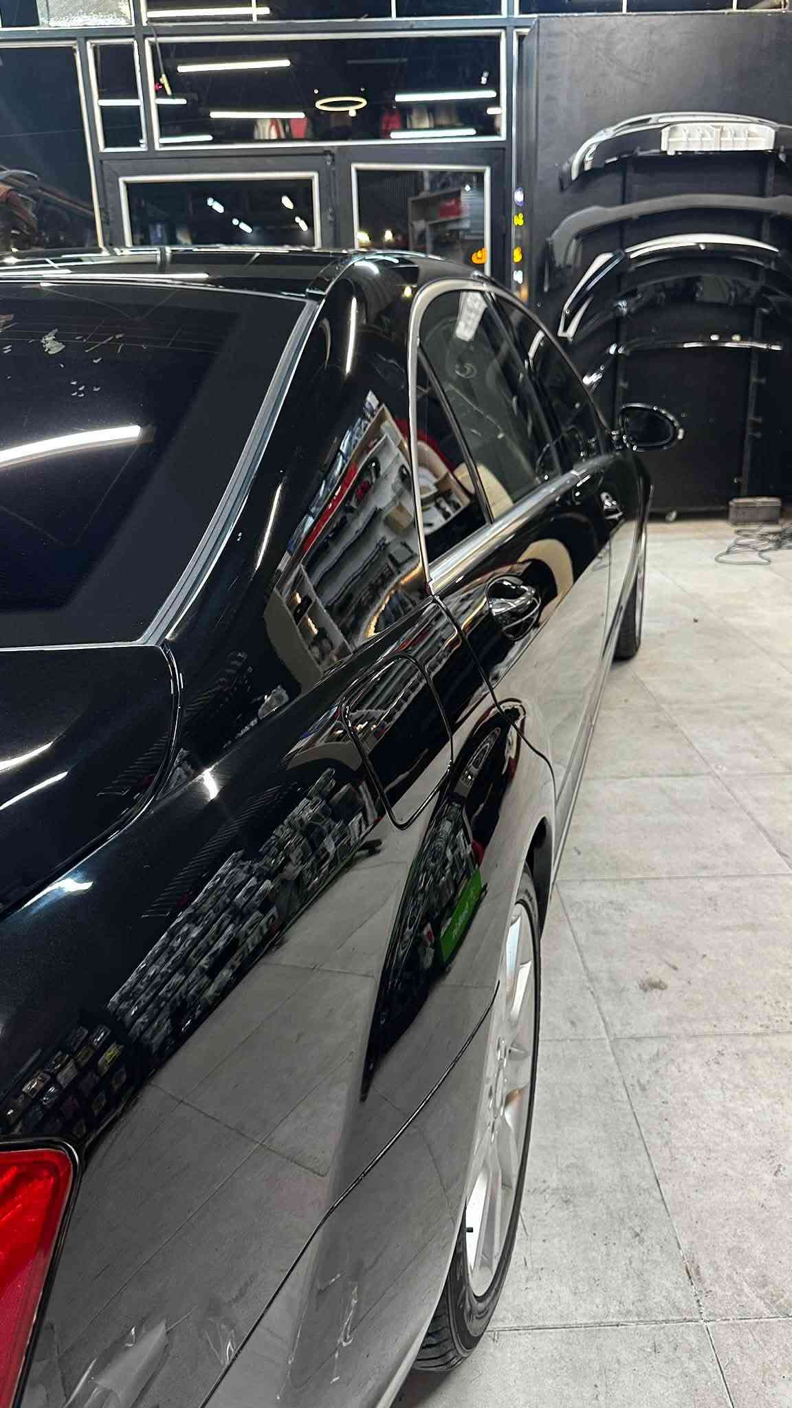مارسيدس S500 موديل 2007 فول 

رقم بابل  
سيارة اصل من دون اي تحديث 
مواصفات
 بانوراما  جكات بردات 5 كهرباء
 تحكمات من 3 جهات 

مواصفات باب طويل
 لون اسود شذري

كاميرا خلفية
حساسات امامي خلفي 
كشنات تدفئة جلد وتدليك
داخل 3 الوان متغير 
4 كشنات كهرباء 
تجاوي 5 كهرباء
بردات 5 كهرباء تحكمات من 3 جهات 
بانوراما 
جكات
بريك ذاتي 
لايد زنون عالي ناصي داينمك ويه الستيرن 
سيدي جنجر
ديفيدي 
بيبان وجنطه شفط 
جكمجه تبريد
زراك لايتات
حزام الامان ياخذ قياس ووزن الجسم 
تلفون 
سماعات هارمن
ستيرن كهرباء 
ثلاث انظمة قيادة E / S / M
صدر امامي خلفي جديد جكات جدد 
تخم تاير ويل كب جديد 18 amg
 ماشيه 330 الف كيلو 
مكان السيارة /بابل / نجف   
 
رقم صاحب سيارة

 ***********
***********
