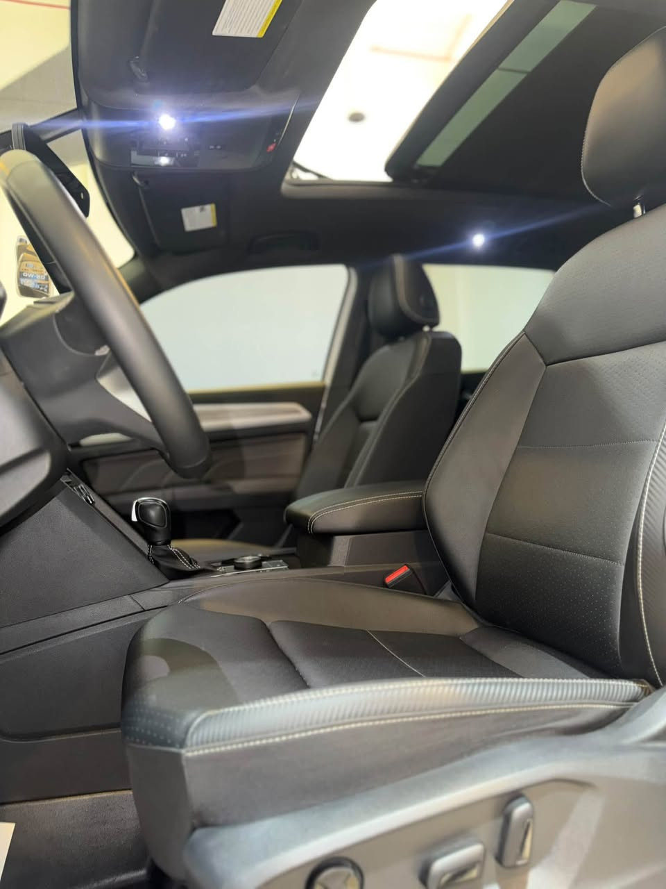 Volkswagen Atlas SE-TECHNOLOGY Full model 2023 بدون صبغ 31000 مايل                                                             ***********.                                                                     ***********.                                                                      ***********
