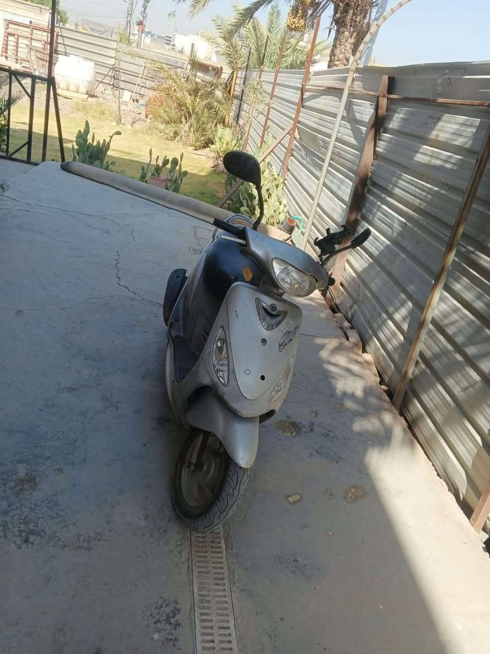 ماكس منغولي جديدة صارلي شهر من اشتريتها رمبة كلش نضيفة وحلوة 650000 وبيها مجال 
بغداد الدورة حي دجلة *********** ‬ ‭‬
