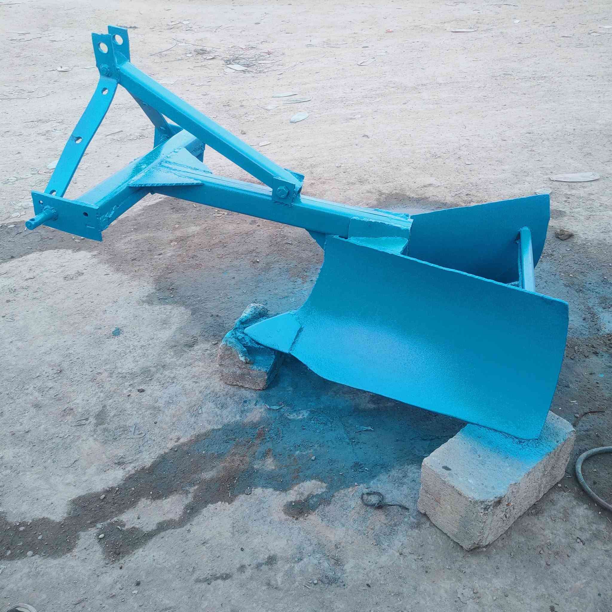 للبيع ديچر حدادي نظيف حيل السعر 250 ألف مكاني بابل أسكندريه ***********
