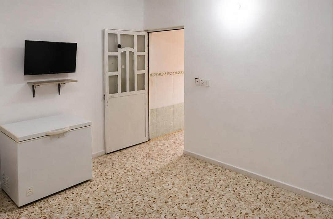 #دار_للــبـيــع 🏠 في حي الفرات قرب عمارة ابن عطية يبعد عن شارع العام 75متر مساحة 112متر طابو صرف واجهة 8متر #طابقين #كونكريت
يحتوي ع غرفتين وصاله واستقبال ومطبخ وصحيات داخلية وخارجية ..
——————————————-
#متابعة_الصفحة
#نستقبل_جميع_عروضكم
———————————————————
🔺#للاستفسار الاتصال ع الارقام
 ارشد ***********📲 
 حسن *********** 📲  
واتساب *********** 📲  
—————————————————————
او زيارة مكتبنا متواجدين 3 الظهر إلى 8 مساء 
🔺مكتب دره المشرق للاستثمار والتطوير العقاري 
🔺العنوان:-حي الجزائر الشارع العام قرب مأكولات تشرين
ومجاور شركة زاد اهل الخير للسفر والسياحة
