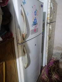 ثلاجة كبيرة • ثلاجة صغيرة • طباخ
