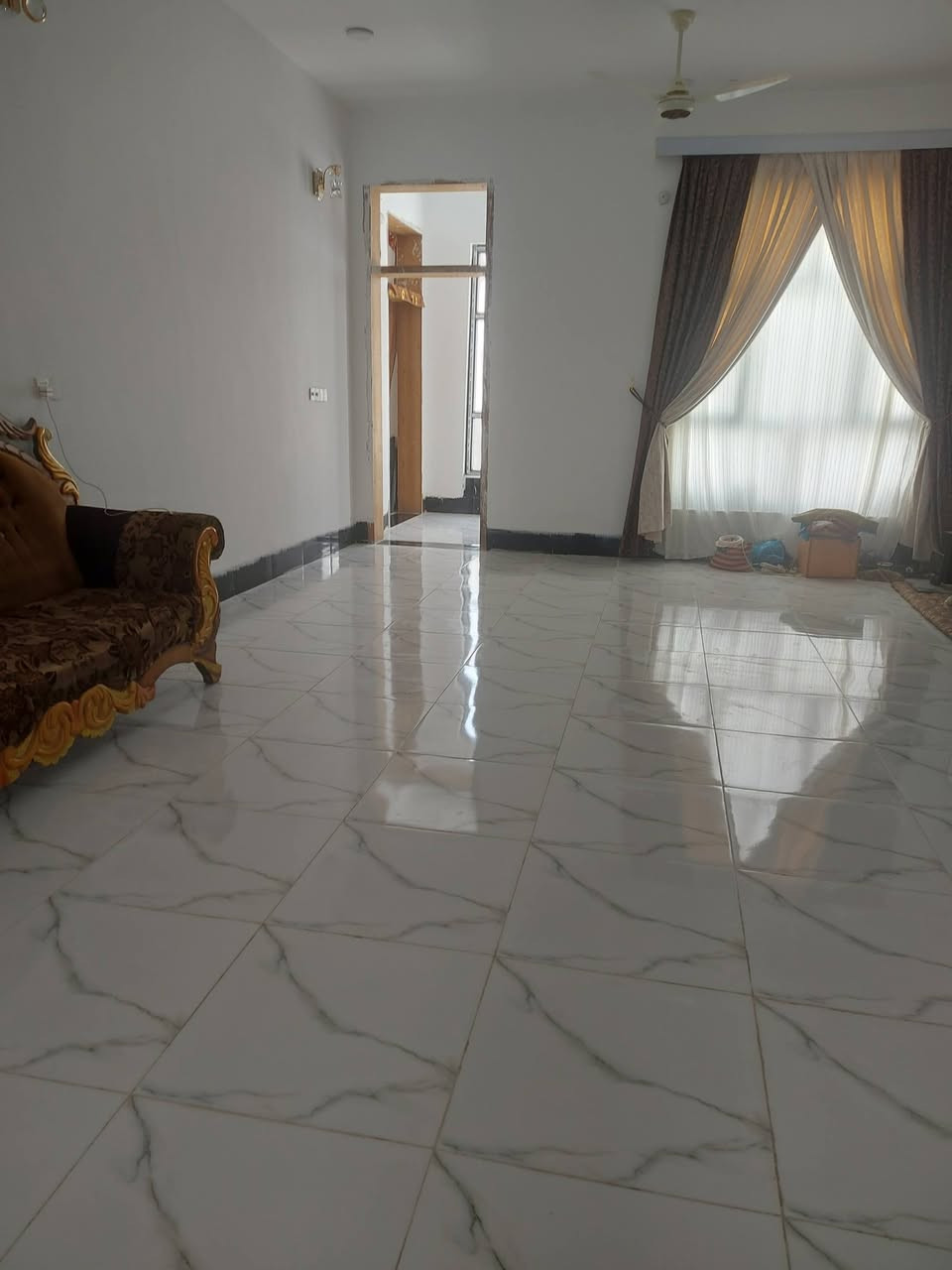 بيت للبيع مجمع اخو الرضا،المساحه 500كله بناء،
استقبال 11متر
صاله،عدد2
غرف نوم 3
صحيات داخل، وخارج 
الطابق الثاني غرف3وصاله 
للإستفسار,       ***********

