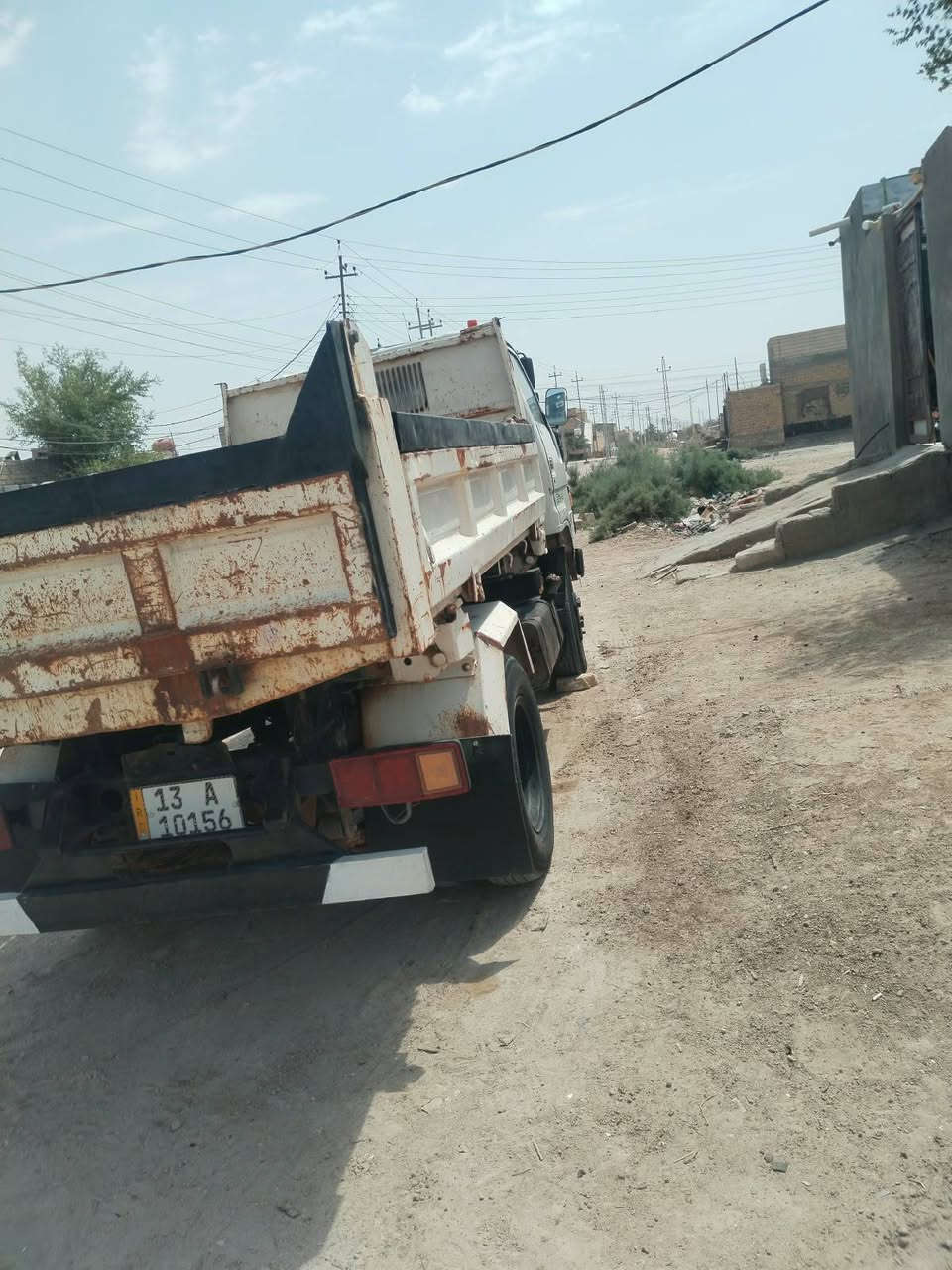 السلام عليكم تيوته للبيع رقم نكليزي هزه جديده مداور ثاني يوم مكينه ١٤ شاصي مكفول جاهزه للعمل مكاني ناصريه سوق الشيوخ *********** السعر ٦٥ وبي مجال
