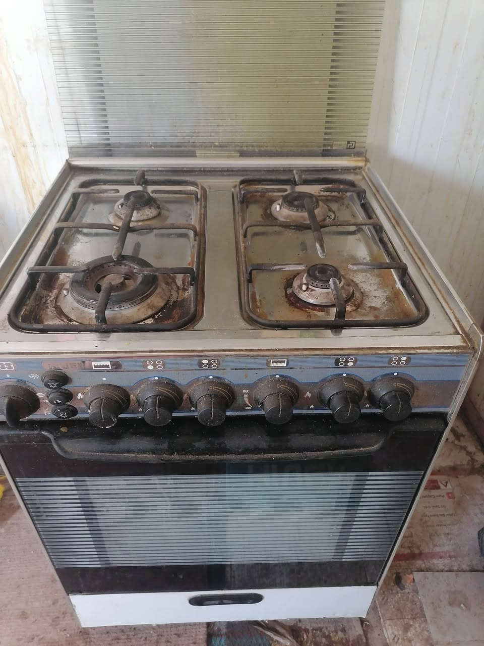 السلام عليكم... طباخ حجم وسط للبيع نظيف وشغال مابي كل عطل السعر 160 التواصل ع الخاص او الاتصال على هذا الرقم 
***********

