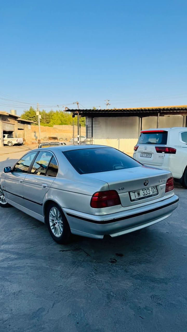 سەرەتا بەناوی خوا 
ئەم bmw بۆ فرۆشتن 525i گئر حادیە مۆدێل1999 مەنەفێست ابرایم خلیل گێرو مەکینەو کارەبای و تەقەو رەقەی بەشەرت سەیارەکە بیلاد سوکانی خۆمانە موسو براوە و مالی مەدەنی بەشەرت تکایە موشتەری نی سەری خۆتو منیش مەهێشێنە داوای 42$ گەلای لئدەکەم شوئن قەلادزئ
ژم.*********** بشدار, السليمانية
