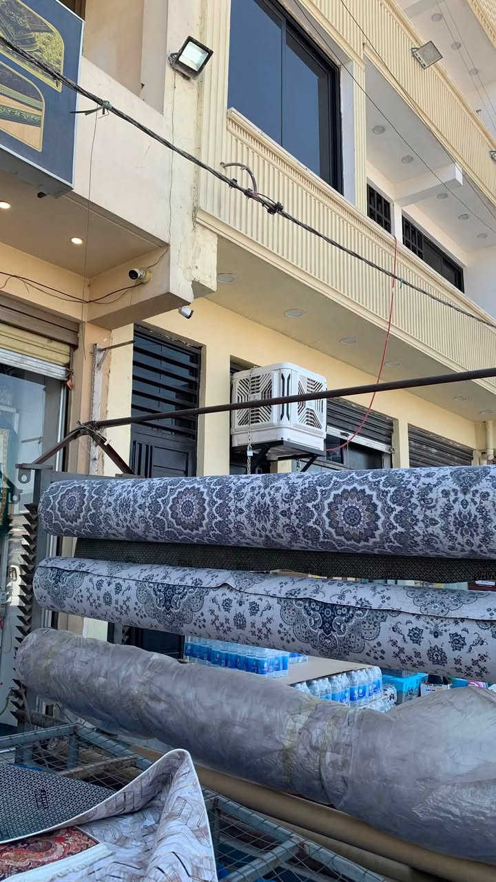 عربانة رولات عرضه 4 امتار
تتحمل 8 رولات
عنوان شارع الداخل
***********
