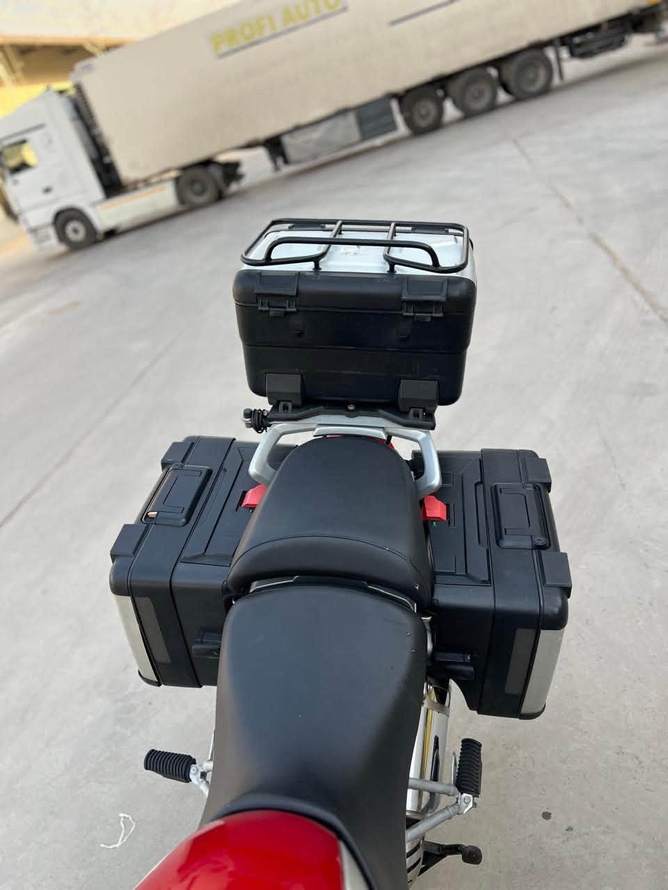 السلام عليكم اخوان / من رخصة الادمن
Bmw gs 1200 موديل 2008
رمبه بحالة الوكاله من كلشي
الدراجه طك كارتون وفول تزويد
بجم لد اصلي درع مكينه ودرع ع كاردن
سويجات الاصليه مالتهه عدد 2
ريمونت سرقة
وباقي مواصفات ال جي اس معروفه
الدراجه جديده جديده جديده
مكاني بغداد ابو دشير

***********
جنط 3 بلاد
واقيات يدات ما شادهن موجودات
كتلوكات الشركه وياهه
 خابر وتدلل
