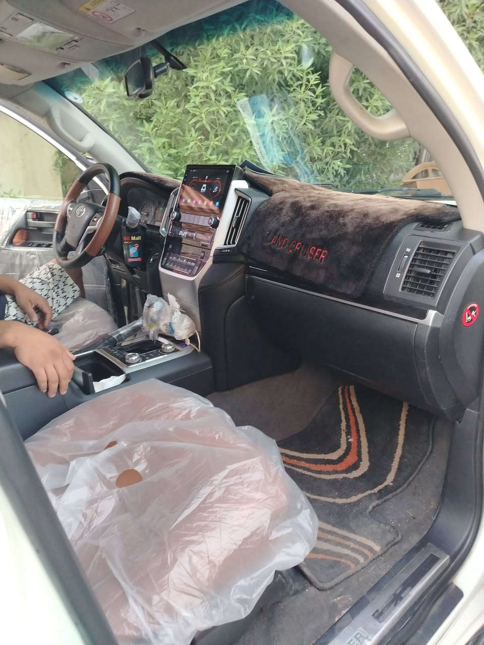 السلام عليكم لاندكروز موديل ١٣ محدثه ٢١ داخل وخارج رقم اربيل باسمي سياره مصبوغه عام السعر ٢٥٠ قفل  مكاني بغداد الدولعي ***********

