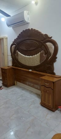 غرفة نوم • خمسة أبواب • شغل درجة أولى