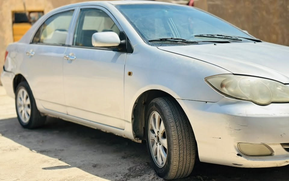 السلام عليكم
بي واي دي للبيع ٢٠١٤ لون سلفري 
سياره جديده كلش مكينه گير بلاد مامبدلات 
 ملاحظه  السياره مال مزايده رقمها يكلف ٣٠٠ الف گمرگها مدفوع يعني بس رقم.
 مكفوله من الضربه والصبغ دواخل جديده 
تبريد شغال خير من الله 
السعر 40 ورقه وبيها مجال
***********
