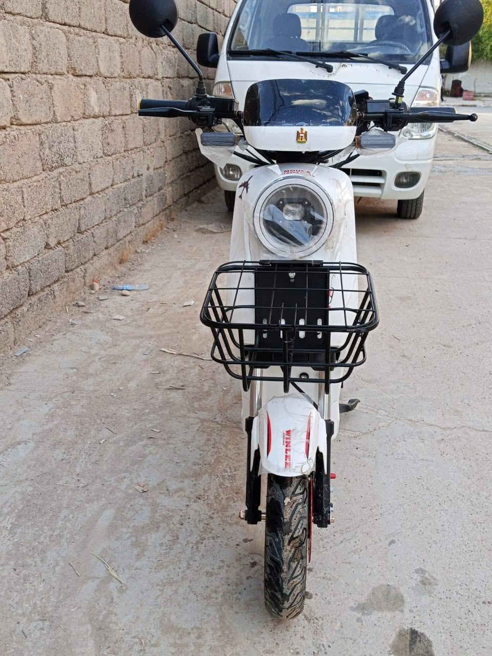 السلام عليكم شباب
مطور ار9
موديل 2026
جديد لوك بعده صارلي  اقل من شهر من اشتريته
شرط انطيك هو تفحصه كامل
سعره 560 وبي مجال للطيبين
ماريد احجي عن الدرجه غني عن التعريف
*********** رقمي او رسلني
