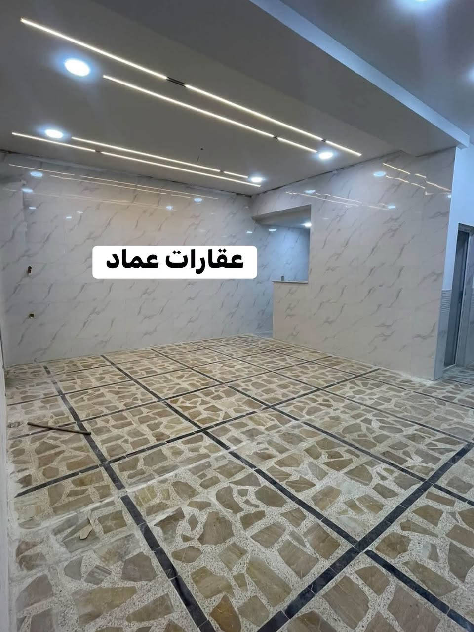 بيت للبيع مساحه 247 متر. قاطين 5 غرف زيروو فارغ جاهز للسكن حي الخضراء شارع 20 سند 25 للاستفسار

***********

نص مكتوب في الصور:
- عقارات عماد