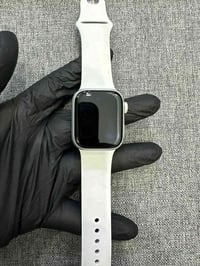 ‏‎ساعة ابل واج سيريس 8 ‏‎حجمها : 40mm ‏‎نسبة البطارية : 99 % ‏‎نسبة ال...