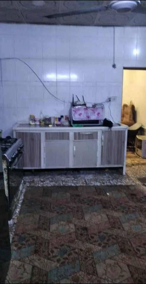 دار للبيع 100م طابو نجف حي الوفاء قريب بنزين خانه طابقين بناء شيلمان نظيف يحتوى من 3غرف نوم وصالتين ومطبخ واستقبال وصحيات شارع 10 يوجد فيديو للبيت السعر 95 بي مجال 
الاستفسار اتواصل واتساب، *********** النجف, العراق
