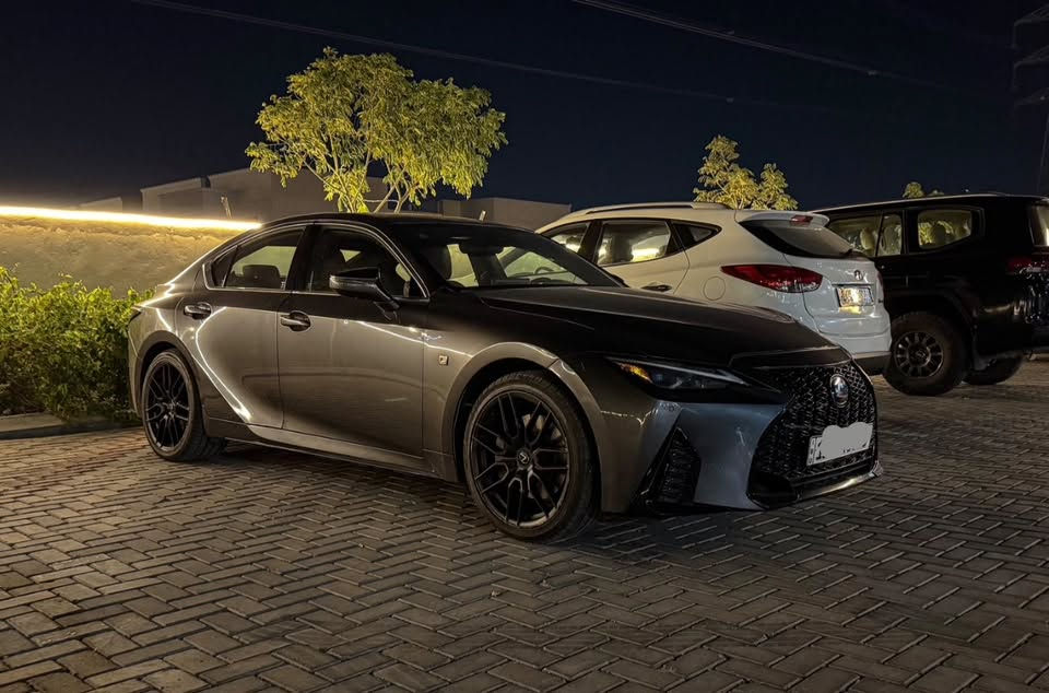 Lexus IS350 2023 F Sport
الموديل 2023 مكينة 6 سلندر تنفس طبيعي
ماشية 44 الف رقم بغداد مميز
المواصفات بصمة رادار 5 كاميرات محيطية ( الفئة الأعلى فقط تحتوي على هاي الميزة ) داخل احمر شاشة جبيرة 13.6 انش , ويل is500 , وضعيات قيادة ( نورمال ، ايكو ، كوستم ، سبورت S ، سبورت S+ ) .
حادثها بنيد و حافة الجاملغ الايمن ايرباك سستم شرط الحادث ما واصل للراديتر و المازدات نفسهن مع كفالة شاصي و كل الأجزاء الميكانيكية
سيارة نظيفة و هسة مكملها صيانة من زيت و تايرات إلى اخره و تستاهل كل فلس بيها و عالخير مقدما للي ياخذها

الشراي يتصل او يراسل واتساب 

***********
