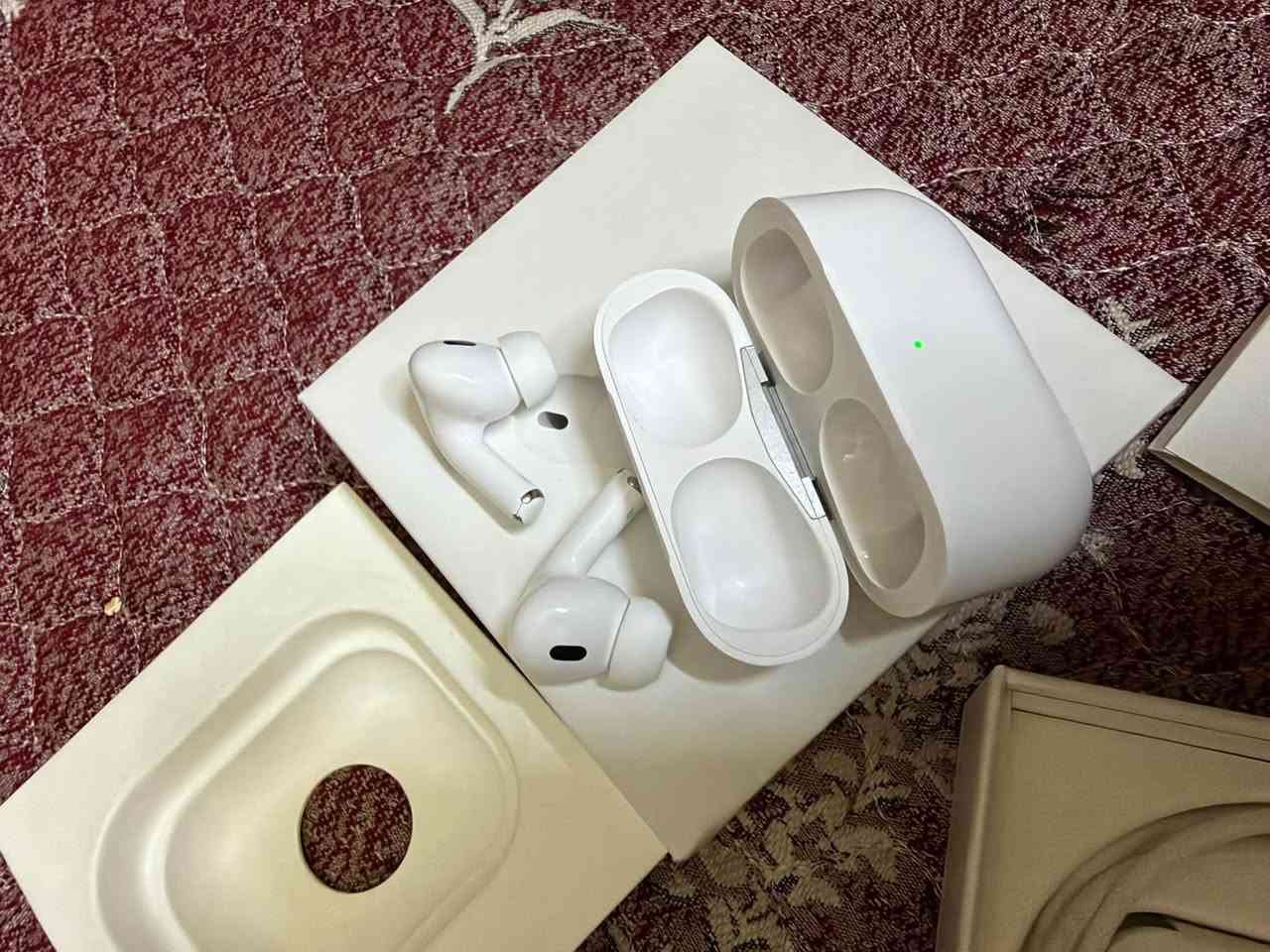 السلام عليكم 
ايربود برو 2
للبيع استعمال جداً قليل
نظافة 💯
شرط الفحص
كامل ملحقات 
مكاني كربلاء 
السعر 190
للاستفسار ***********
