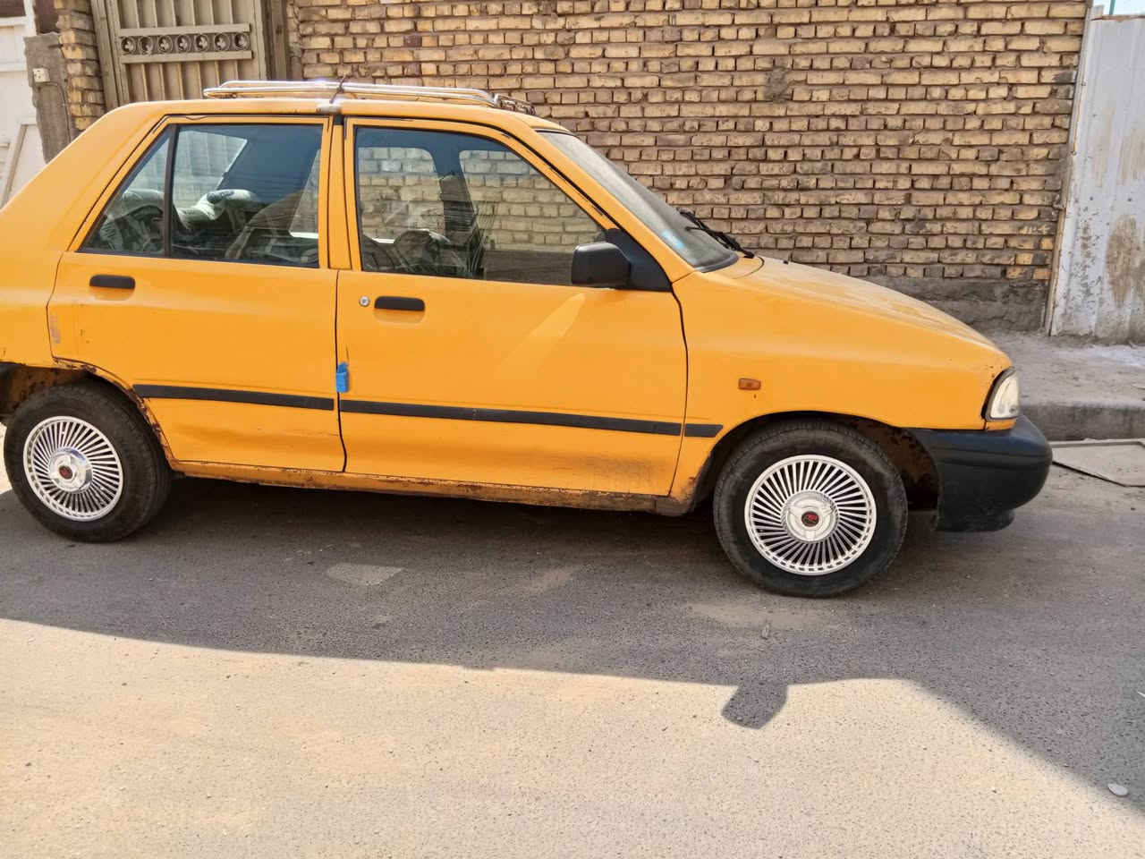سياره سايبه موديل 15 سياره جهازه بيع مستعجل سنويه عضم موجوده سياره رعي ماندله تعهد بل فنون وبل عشائر بيع هل موجود بدون مدوررقم بغداد ومكان بغداد كهربائيات كلهة شغاله ليت جام يصعد وينزل سعر 13 وبيه مجال لشراي يصل عل رقم اني مكلف بل نشر ‏‪***********‬‏

نص مكتوب في الصور:
- اليوم
- 1:05 م