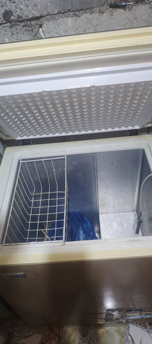 طباخ ومجمده • نضيفات • تحتاج غاز