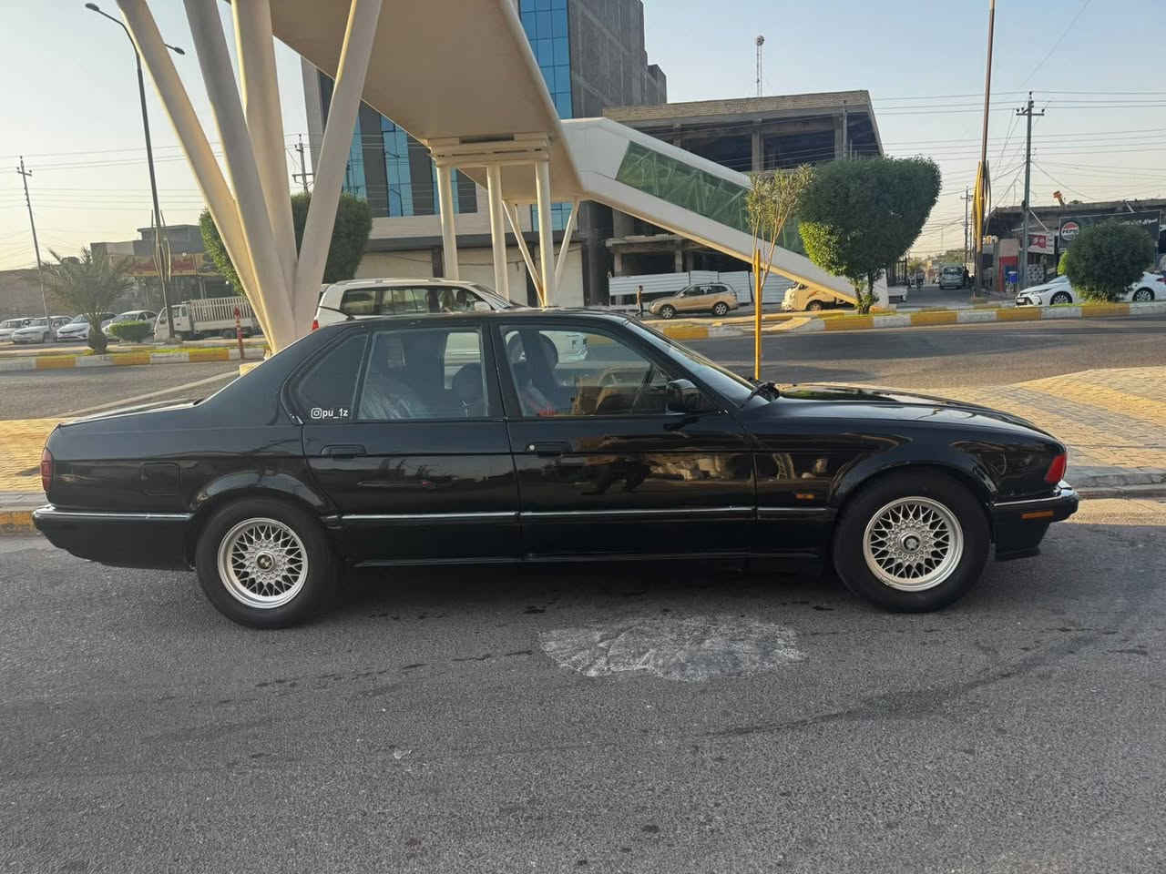 السلام عليكم 🌹
 BMW للبيع موديل 1٩93 فول مواصفات رقم بغداد  باسمي الجديد محرك كير  تبريد كله جديد ***********بيع او مراوس حسب القناعة /***********

نص مكتوب في الصور:
- @pu_1z