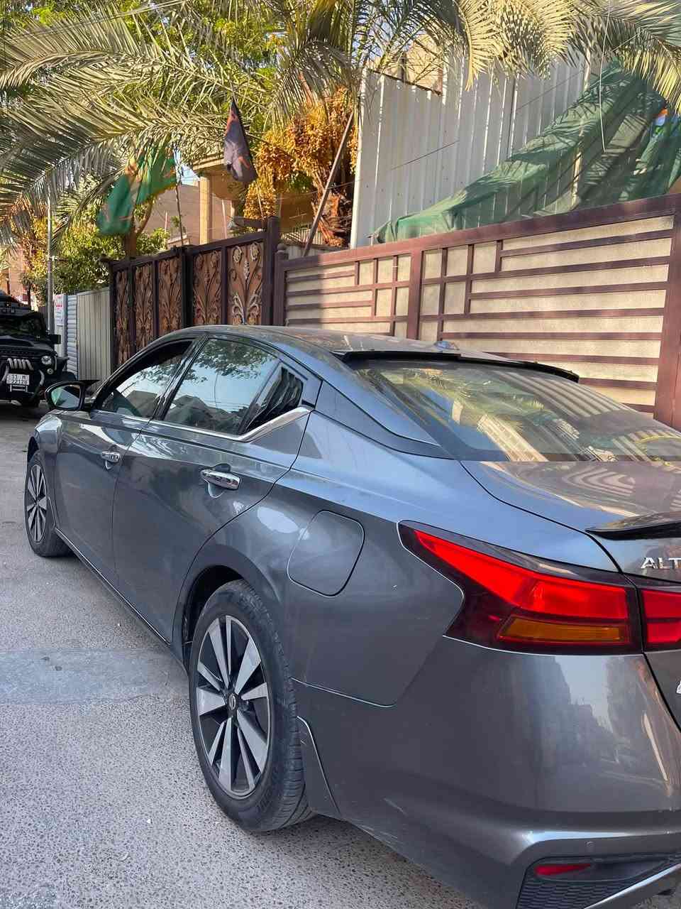التيما 2019 sv بلس
فول فول مواصفات  السعر 118$

***********

بيها 2 قطع جاملغ وبنيد وكم طخة بسيطات   

سيارة نظيفة 

ماشية 135 الف 

عليها ادامة 

محرك كير تبريد شرط

سيارة جاهزة من كل النواحي

السونار وصورة الضرر مرفق مع المنشور

 مانع الانزلاق

 رادار

 نظام تنبيه السائق

 التحكم على المنحدرات

 حساسات ضغط الإطارات

 مستشعر وقوف (حساسات خلفية/أمامية)

 كاميرا خلفية    

 مراقبة النقطة العمياء

 نظام مانع السرقة

AWD

 فتحة سقف

 مصابيح زينون أمامية

 الضوء العالي التلقائي

 المواصفات الداخلية والراحة:

 بصمة ونظام المفتاح الذكي

 التشغيل عن بعد

 مقاعد كهربائية

 تدفئة المقاعد

 تدفئة مقود القيادة

 مثبت السرعة

 شاشة

 أبل كاربلاي

مكانها بغداد الزعفرانية

