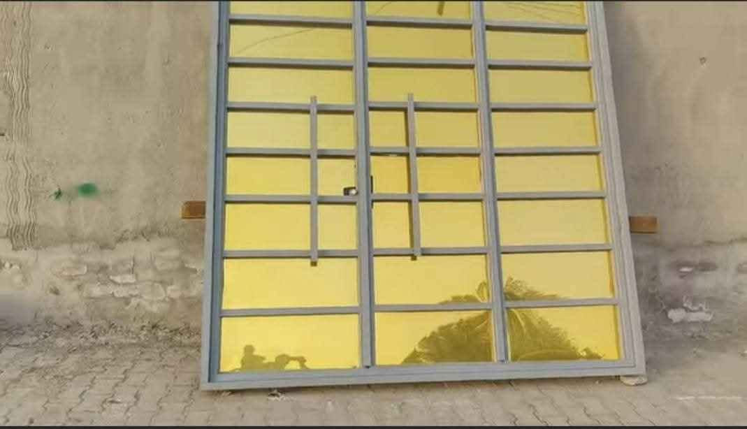باب حوش تسكام  كله جنر  ابو 4  درجه اولى جبيره 3 طلاكات  وضخمه مترتين و60  الشراي يتصل علئ راعيه. (***********) النجف, العراق
