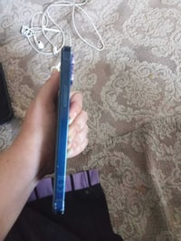 ١٢ عادي كلش نضيف فقط امبدل بطاريه مكاني. بلديات سعره مناسب. ٠٧٧٧٧٩٣٩٣٨...