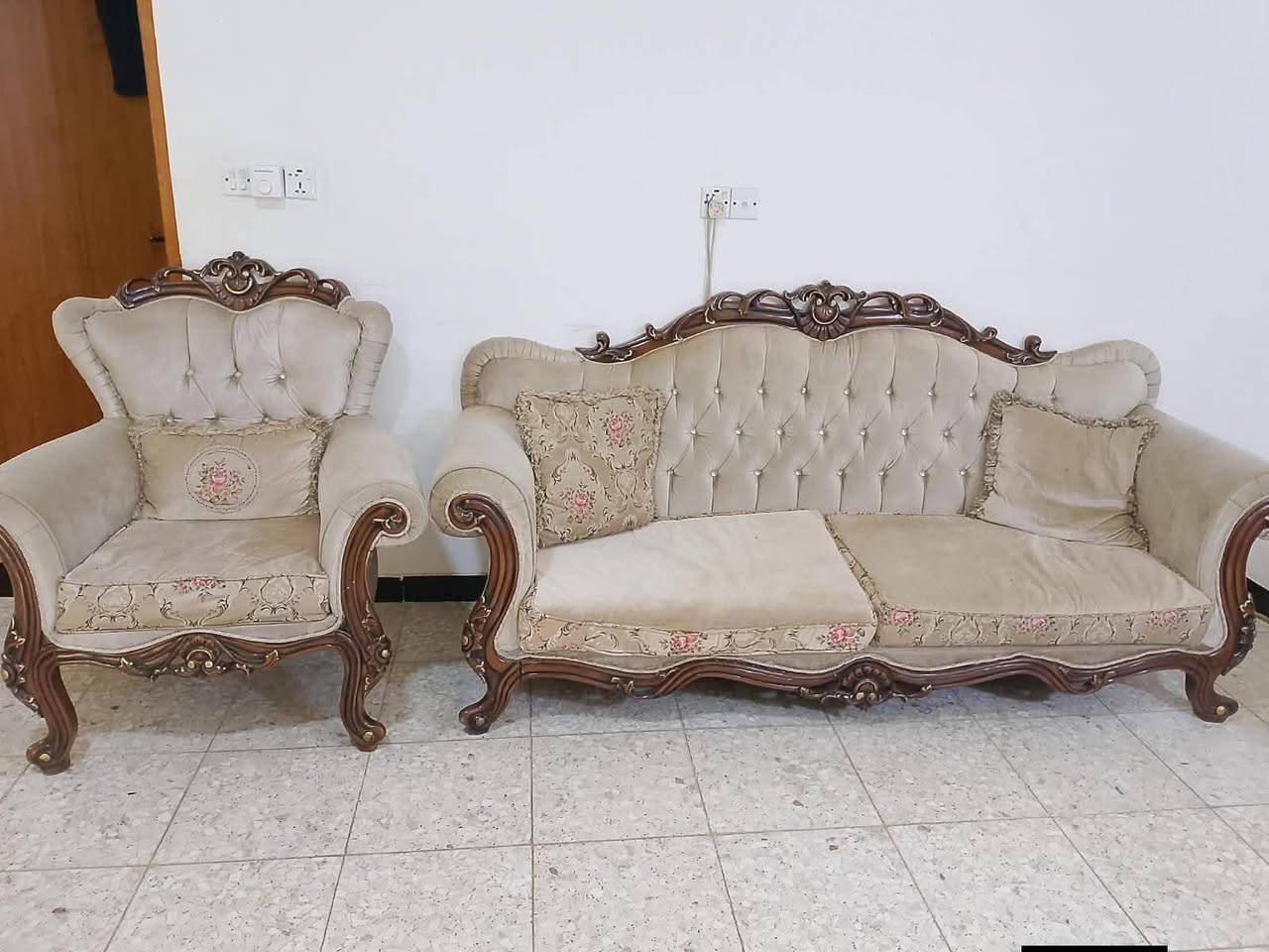 سلام عليكم عندي هاذا تخم البيع سعر 500بي مجال العنوان بغداد جسر ديالى الكرغوليه ***********
