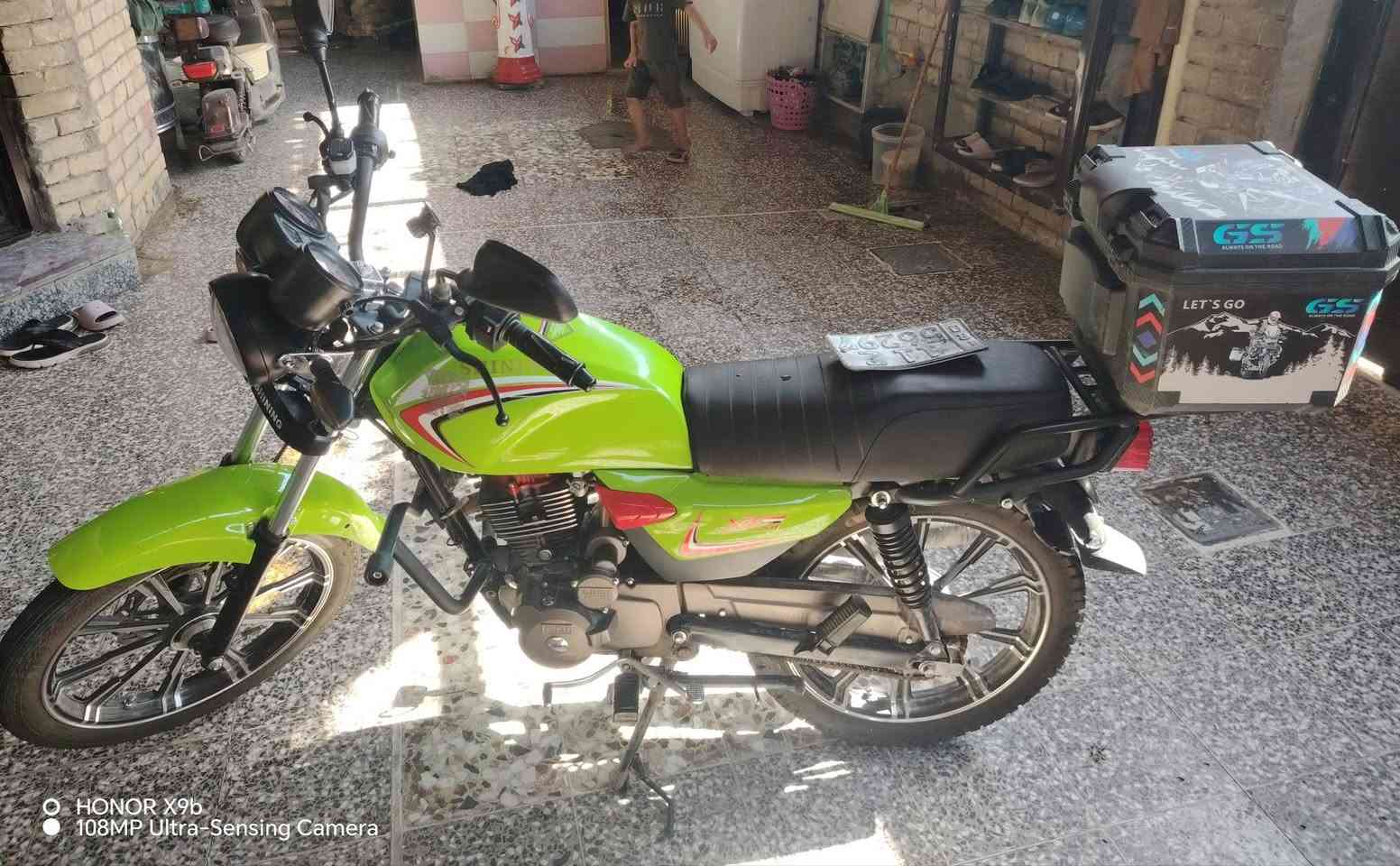 دراجة شاينك للبيع 
استخدام شخصي ما مشتغل دلفري 
موديل 25 
رقم بغداد وسنوية ب اسمي 
سعر 1800 
بغداد الرصافة الثانية قضاء الزوراء 
***********
