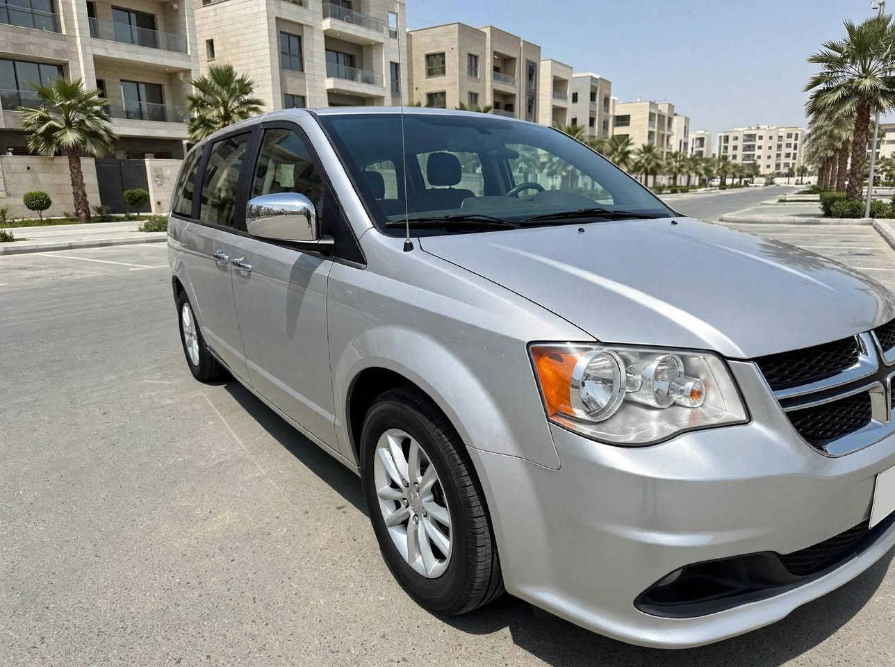 سلام عليكم للبيع دوج كرفان 2019
رقم بغداد بسمي  مواصفات  اس اكس تي
فول مواصفات وارد امريكي محرك 6 سلندر 3600 
باب كهربائي صندوق كهربائي كراسي كهربائي
تحكمات ستيرن مثبت سرعة
كامرة خلفية وشاشة بلادي قلاب  نظام ايكو لتقليل صرف البنزين 
تبريد مركزي 3 قطع  دواخل جدا نظيفة كشنات جلد كامل 
7 راكب كراسي سياحي منفصل بلع  
مكينة وكير بلاد (غير مفتوح) سيارة باسمي تحويل مباشر 
سيارة مال بيت استخدام قليل جدا  ماشية 70  ميل 
الضرر بسيط مثل ما موضح بالصور 
سعر 185 مع المجال
عنوان بغداد تفاصيل اكثر هذا رقمي ***********
