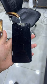 ايفون ١١ برو ماكس • ٢٥٦ • بطاريه ٧٦٪