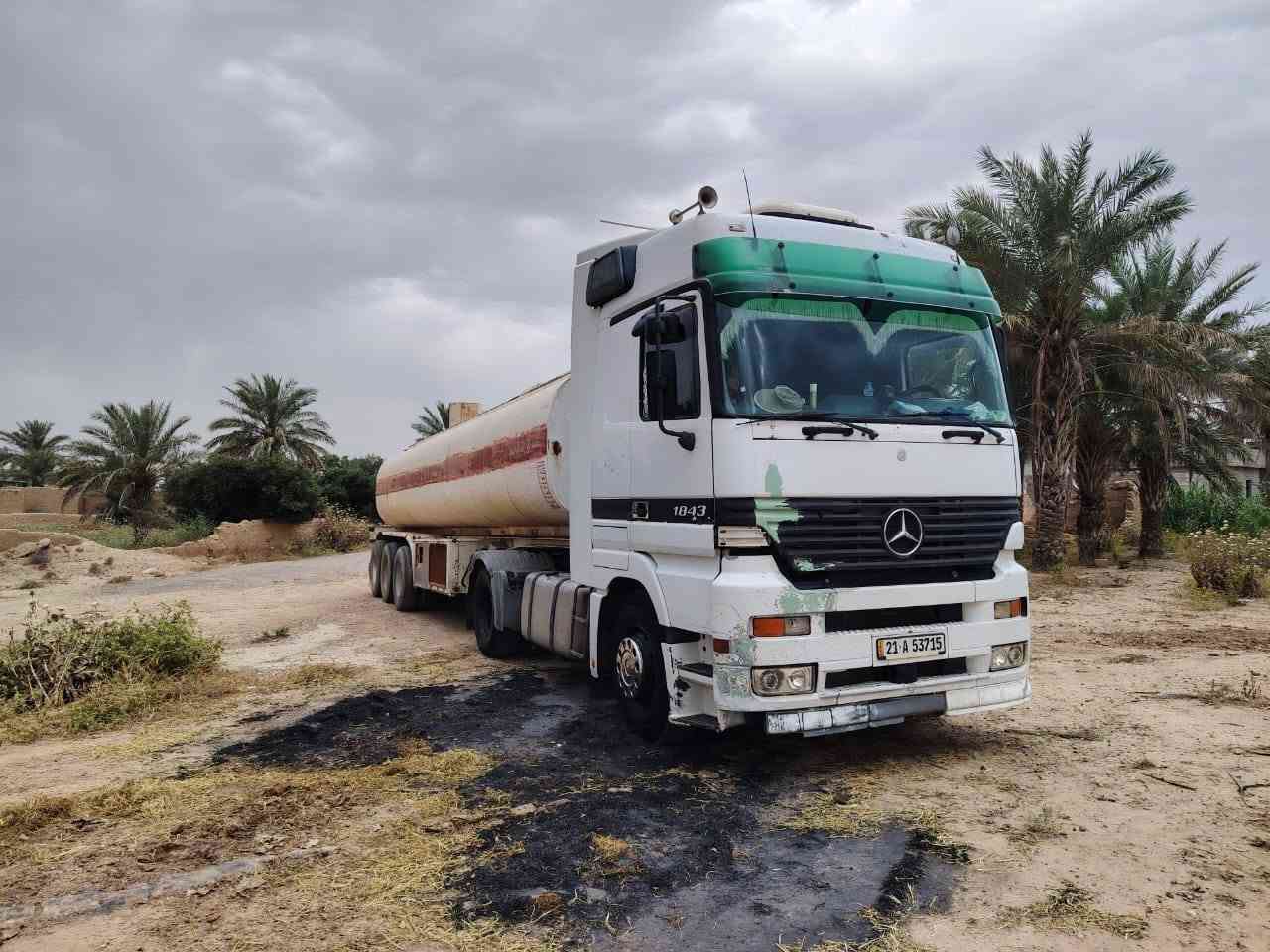 سلام عليكم سياره للبيع نوع اكتورس شمعه ميكه كبيس موديل 2003 تريله جازه للشغل من كلشي تيرات كهربايات  سبلت خزن تدفها وتبريد دبل تانكي كاز بلاد رقم سليمانيه السنويه للحد 2030  فقط الطوناج ساخط عنوان ديالى رقم  ***********

