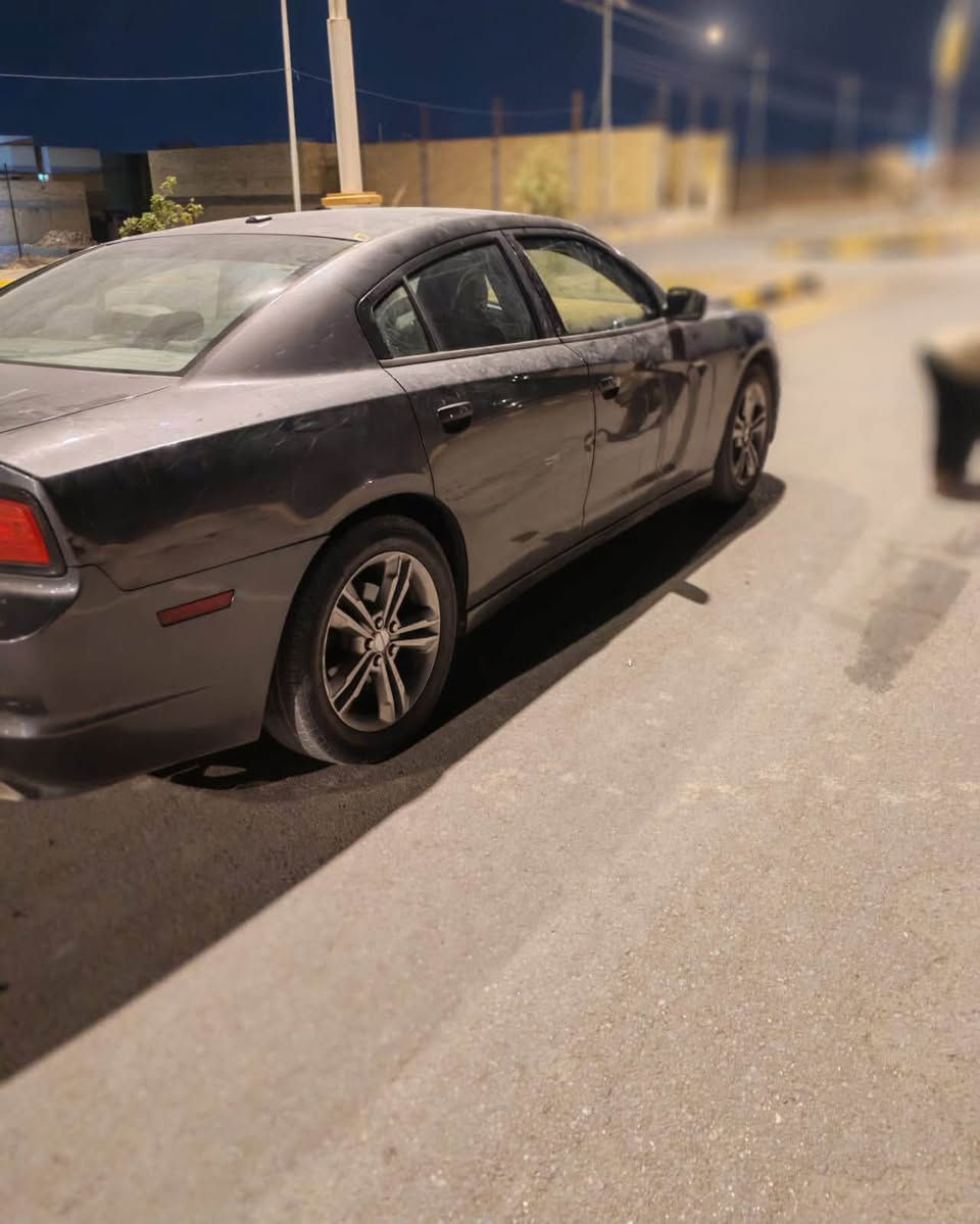 جارجر sxt
موديل 2014
4 ويل 
رقم بغداد 
بدون حادث فقط دعاميات بأمريكا
بيها جاملغ صبغ بدون فتح
گير فول
مكينه طابوگة جديدة
السعر

***********
